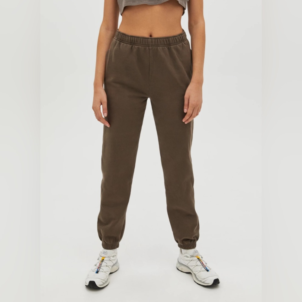 TNA Cozy Fleece Boyfriend Basic Sweatpant - Khaki Beige - Picture 2 of 14